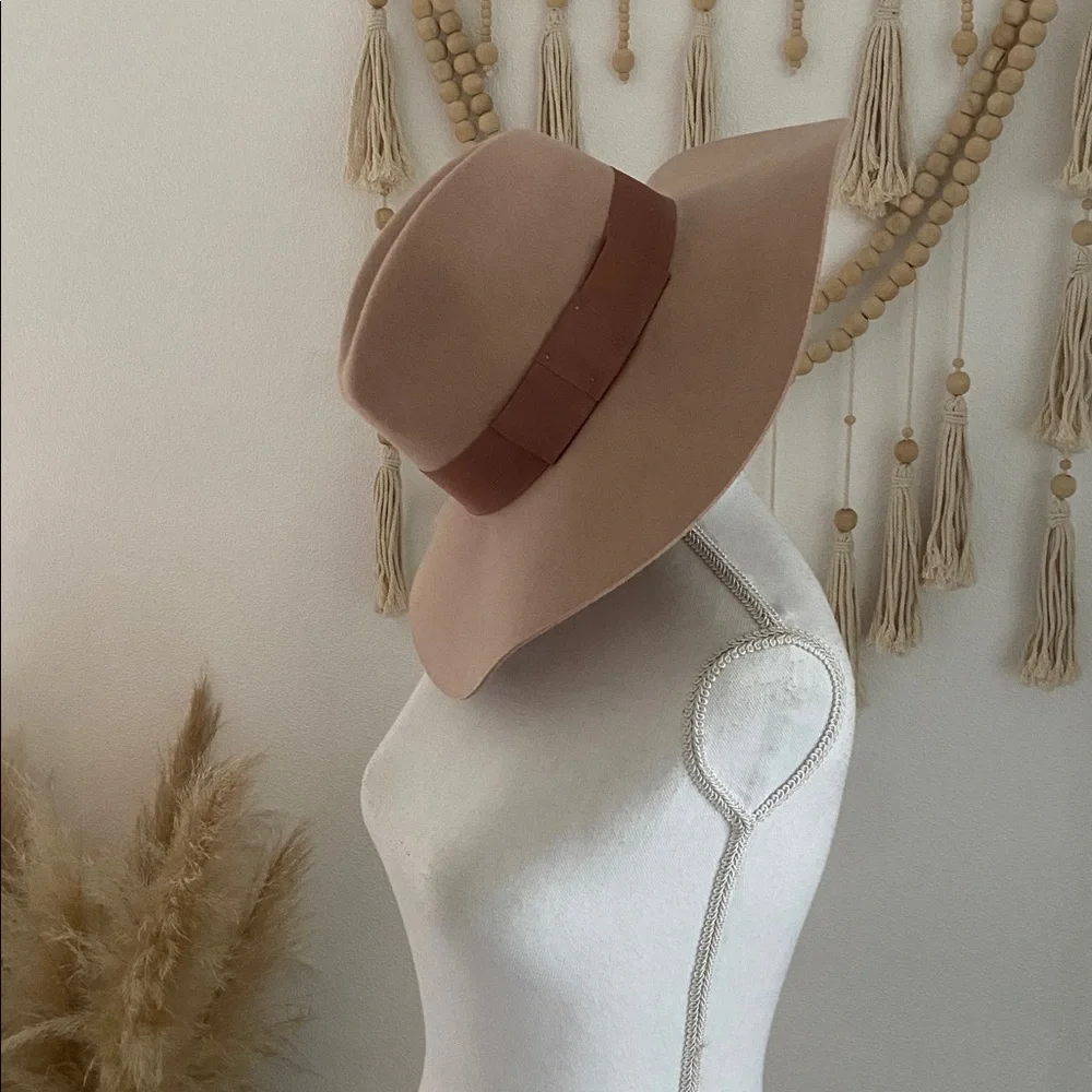 Brixton Joanna neutral felt wool hat wide floppy brim fedora grosgrain ribbon M